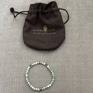 Women's Beaded Bracelet - Green and Silver